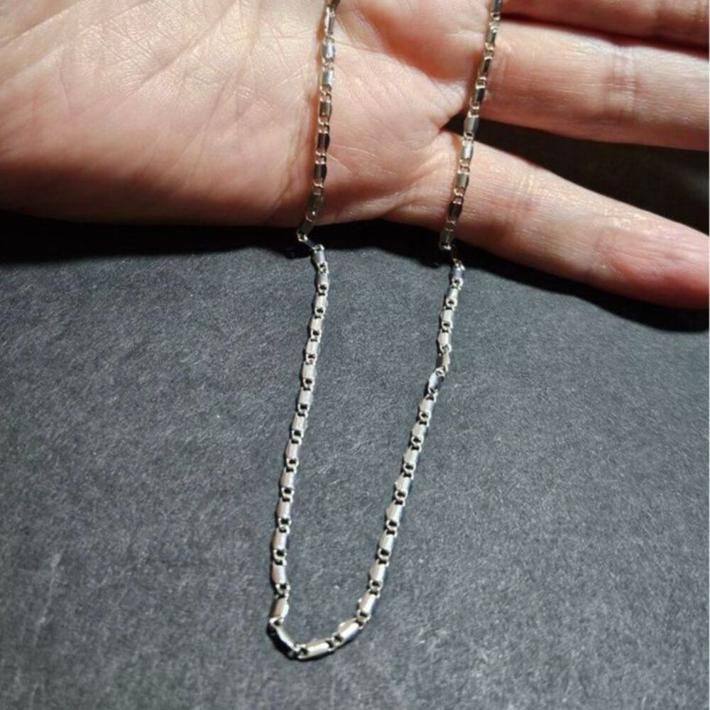 Silver tone necklace 16-18"